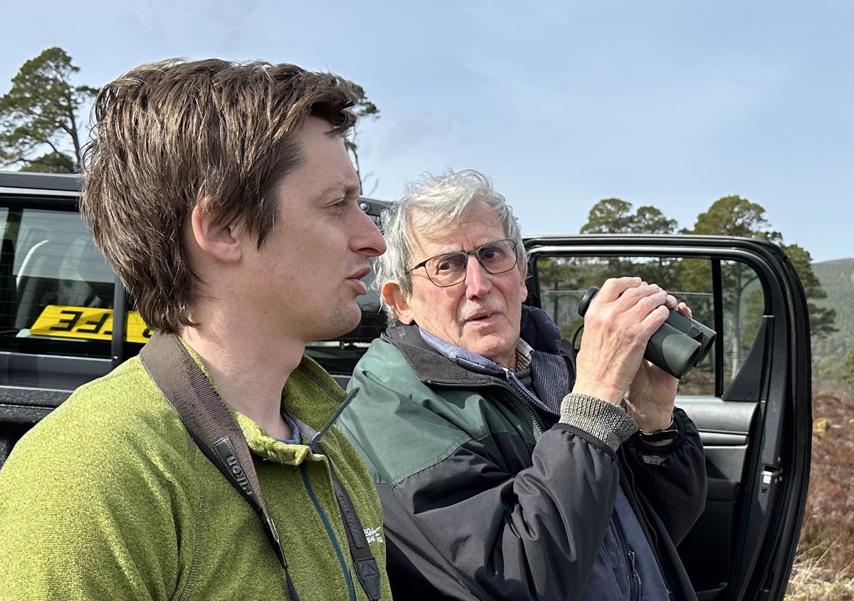 Excellent day yesterday with @PaintingAndrew and @NICHOLASPI87563 at @MarLodgeNTS. Great work being done there to improve the estate environment. If you need convincing - check out their success with #HenHarriers. @ScottishBirding @RaptorPersUK