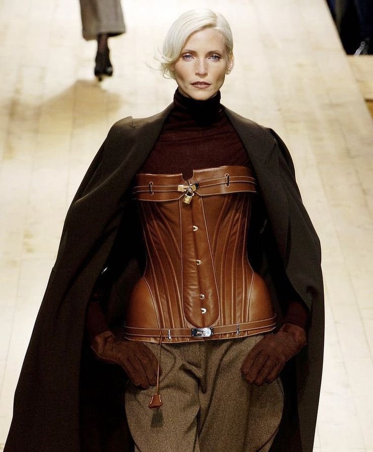 La Mode Unknown on X: La Mode Unknown on X: