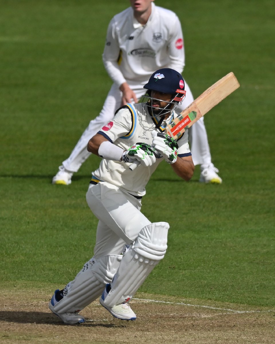 💯! Shan is off and running for Yorkshire in 2024 You can win his signed bat here: brnw.ch/21wILvq #cricket