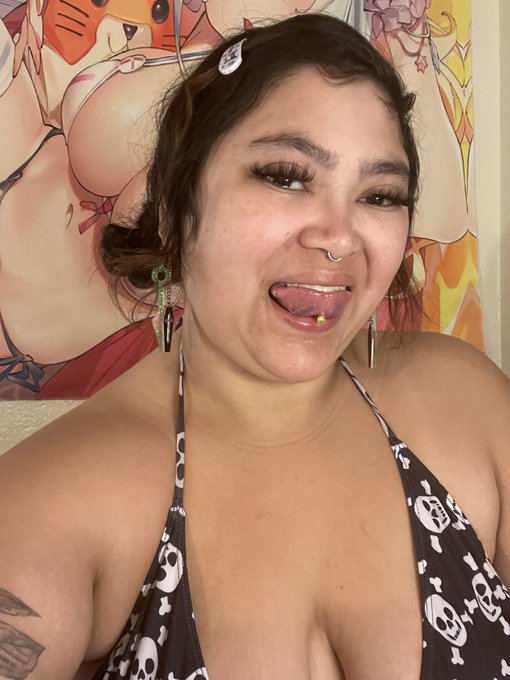 I want some kisses!!! 😘😘 https://t.co/SWFaR9IPB8