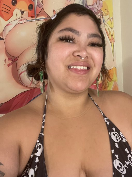 I want some kisses!!! 😘😘 https://t.co/SWFaR9IPB8