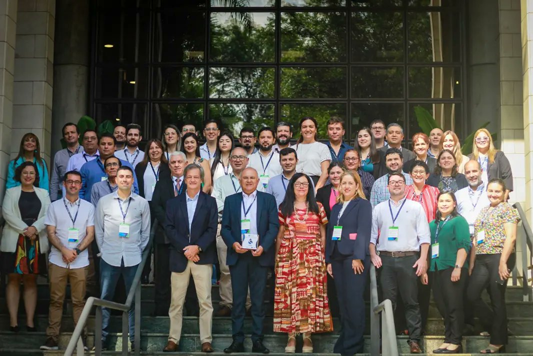 "Hoy se llevó a cabo la presentación y transferencia de la herramienta SEPRAPS 1.0, diseñada para facilitar el seguimiento y supervisión de proyectos de agua y saneamiento rurales de SENASA"
instagram.com/p/C5qsMKdroj_/…