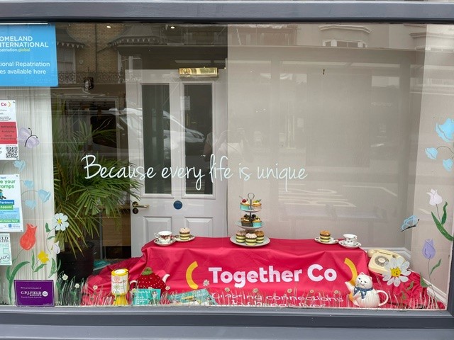 Thank you to the amazing team at Attree & Kent, Hove for choosing us for their window display this month to raise awareness for our charity and cause as well as hosting a 'Chippy Chatter' event for people who have experienced bereavement. @CPJfield #AttreeandKent #Hove