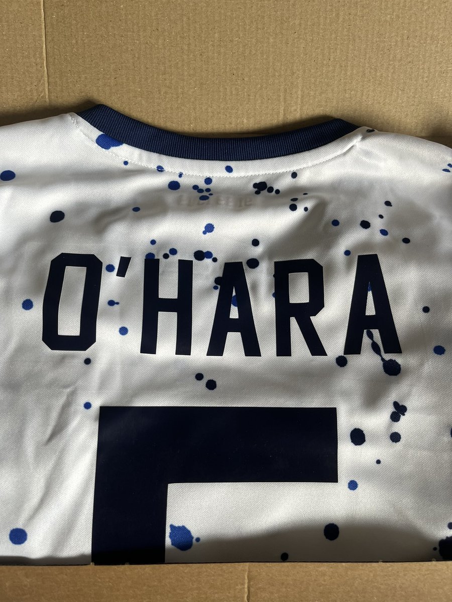 lottesohara's tweet image. thanks @ThrowbackTops 😝😝😝