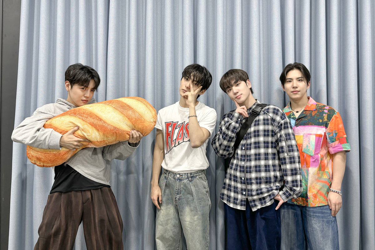 official_ACE7's tweet photo. [📸]

240412 메이크스타 팬사인회 종료!

오늘 에이스와 함께 포근한
시간 보내셨나요?
초이들 에이스 꿈꾸고 🛌
안녕히 주무세요💤

#ACE #에이스
#MyGirl #MyChoice
#에이스마이걸 #ACEMyGirl https://t.co/f7p87YQreA