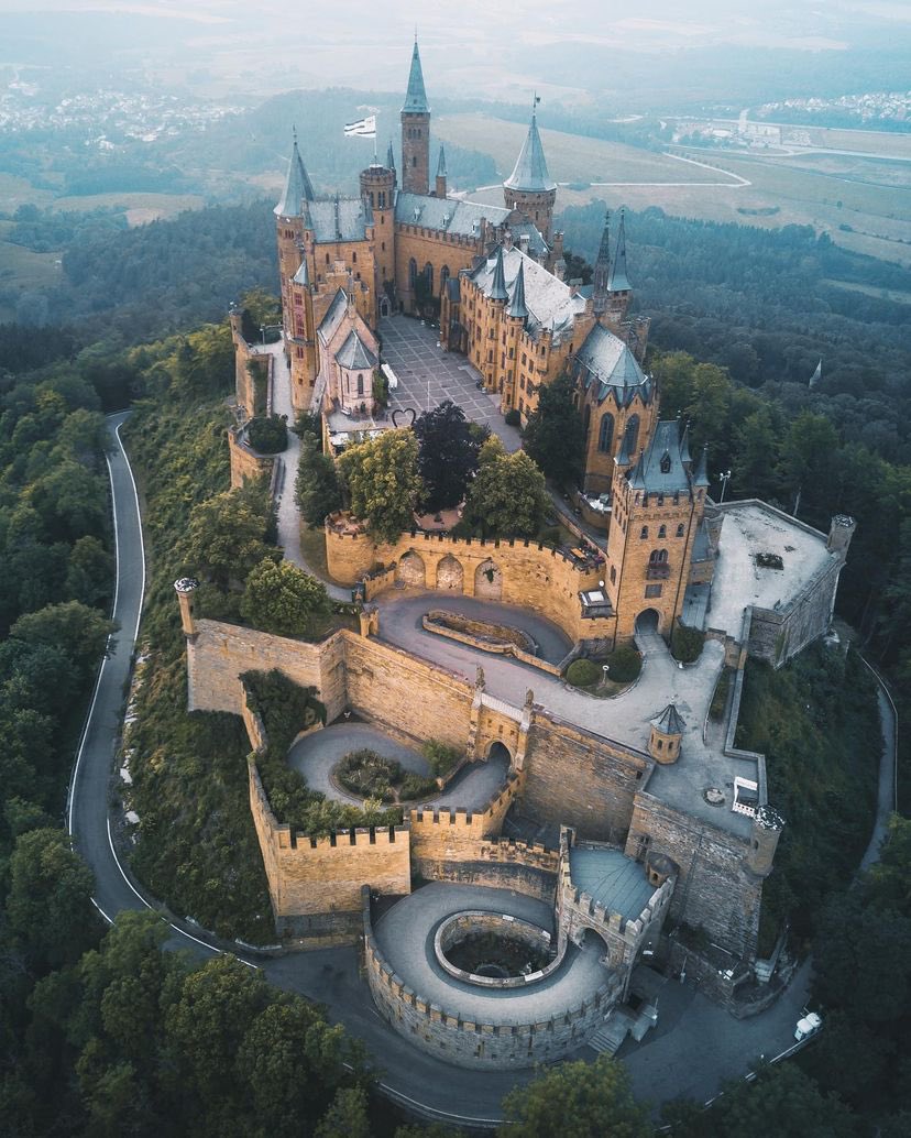 Hohenzollern Castle, Germany 🇩🇪 📸: Marcel Siebert