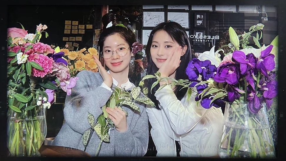 They are prettier than the flowers in that room