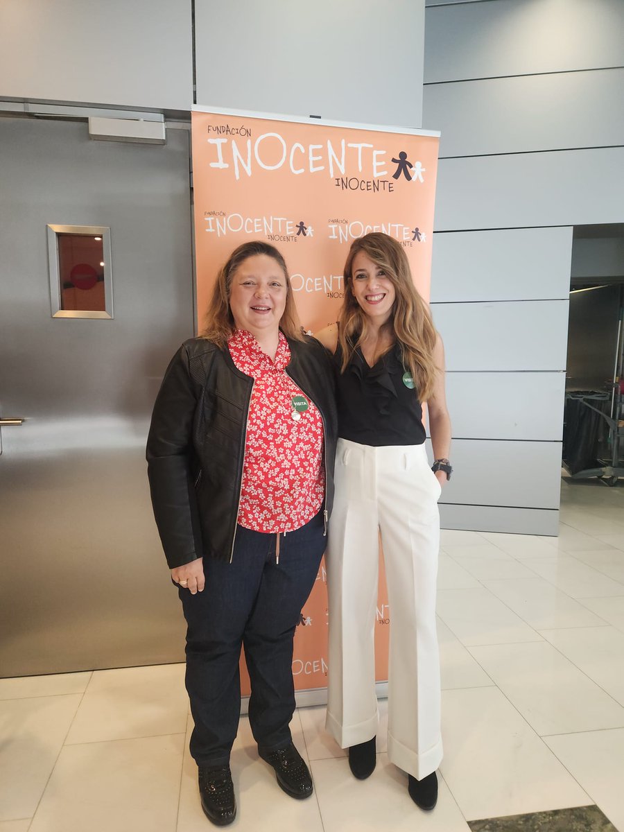 QuintanaLab's tweet photo. The @fundinocente awarded with 25000e. @AEPMI, to look for a treatment for Leigh Syndrome. Dr Marta Luna is in charge of the research project, that aims to find a therapy to reduce inflammation in mitochondrial disease patients. Congrats! 💚 https://t.co/qVZInlRcxt