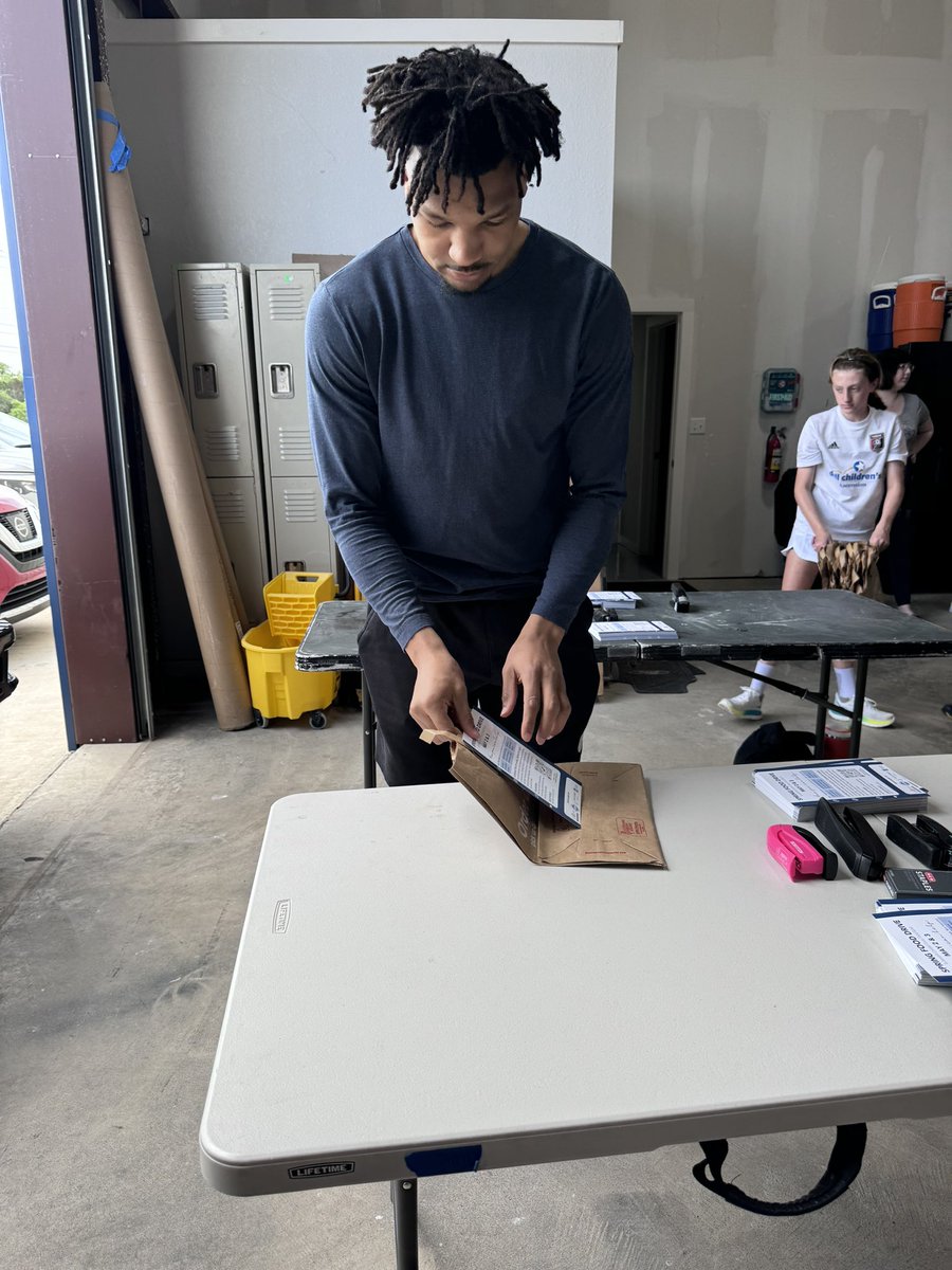 ithielsemaj's tweet photo. Enjoyed the opportunity to work with @Austin_Allies. Please visit https://t.co/BaRzomKaU5 to get involved!  @texasonefund https://t.co/qmFwUvs6HW