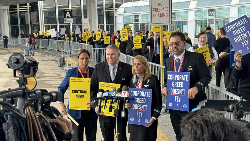 United Airlines flight attendants and their advocates staged a protest outside Chicago O'Hare Airport on Thursday (April 11, 2024), calling for improved wages and working conditions as part of a Global Day of Action

#United $UAL #USAToday #USA #Aviation

aviationa2z.com/index.php/2024…