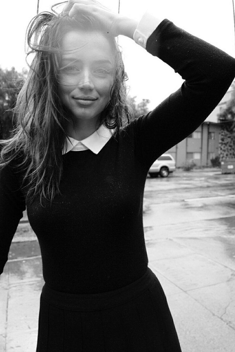 enremolinos's tweet image. #PoderosoShow Rulo, te presento a Ana de Armas