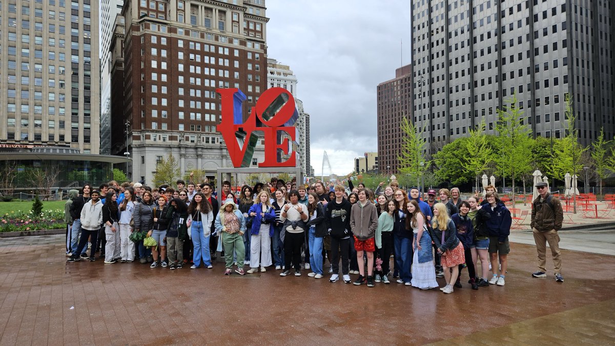 WL Music Department on the streets of Philadelphia. @GeneralsPride @APSArts @APSVirginia @WLHSAthletics