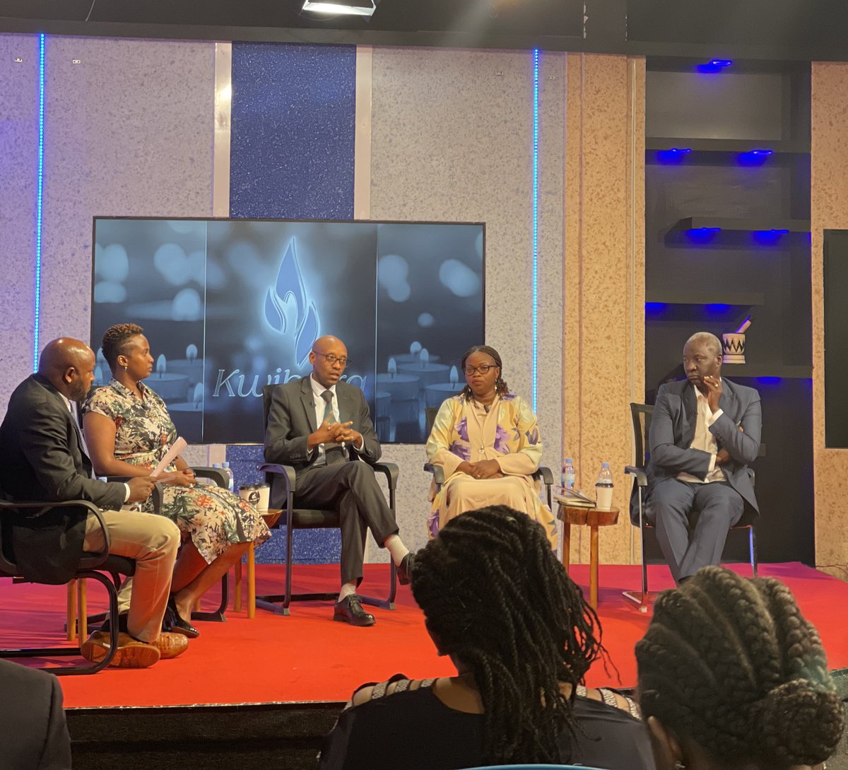 Byari Byiza kwitabira Ikiganiro cy’uruhare rw ‘Itangazamakuru kuri @rbarwanda muri Jenoside yakorewe abatutsi 1994. Haganiriwe Ingingo zitandukanye harimo nuko Itangazamakuru ryakoreshejwe mu gukwirakwiza Amacakubiri mu banyarwanda. Umuhuzabikorwa wa Paxpress, Twizeyimana…