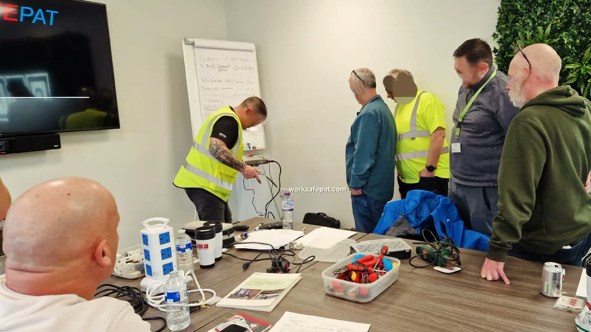 WORKSAFEPAT's tweet photo. Wrapping up the week at #cityelectricalfactors delivering intensive bespoke appliance testing training for a #localAuthority. Great venue at #CEF. #Pattestingcourse #Worksafepat #Cardiff #Swansea #Bristol #Bath #Swindon https://t.co/556tePuK4s