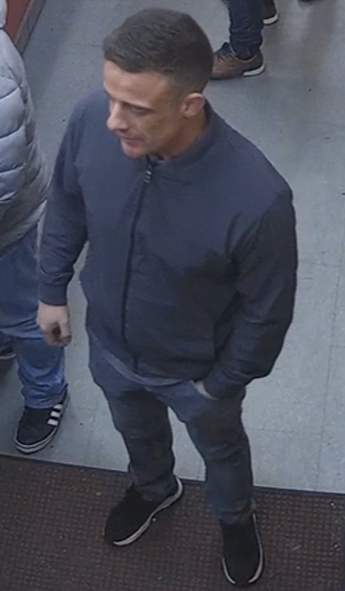 APPEAL | We have issued CCTV images of a man we want to trace after a woman was punched in the face at a takeaway on Ranelagh Street #Liverpool city centre. Do you recognise him or can you help our appeal? DM @MerPolCC or @CrimestoppersUK on 0800 555 111. orlo.uk/Rt082