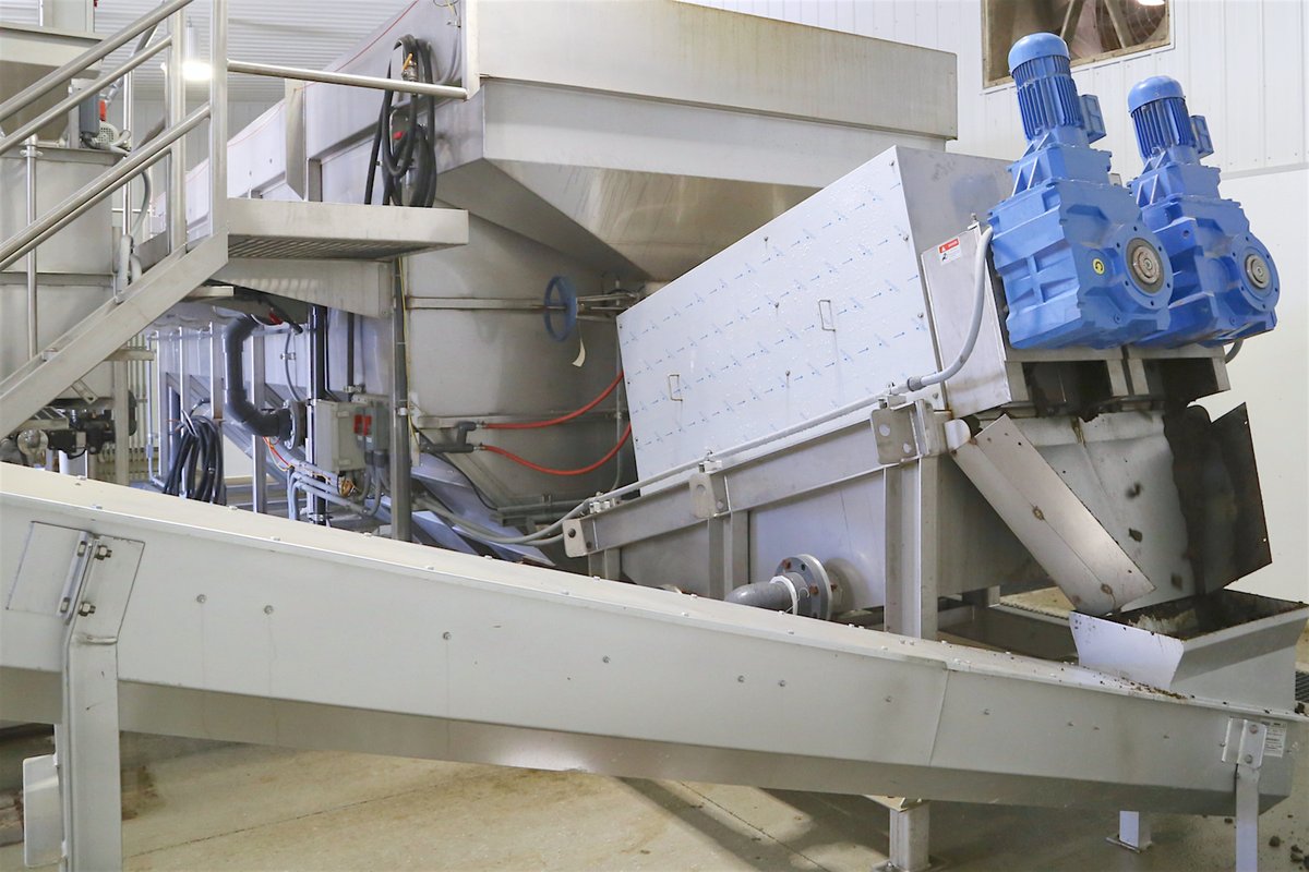 Trident provides ancillary equipment to suit your sludge dewatering project? Our shaftless screw conveyor is a great addition, addressing the need for bulk material conveyance. tridenttnz.com/equipment/shaf… 
#sludgedewatering #wastewater #wwtp #wastewaterprocessing #biosolids