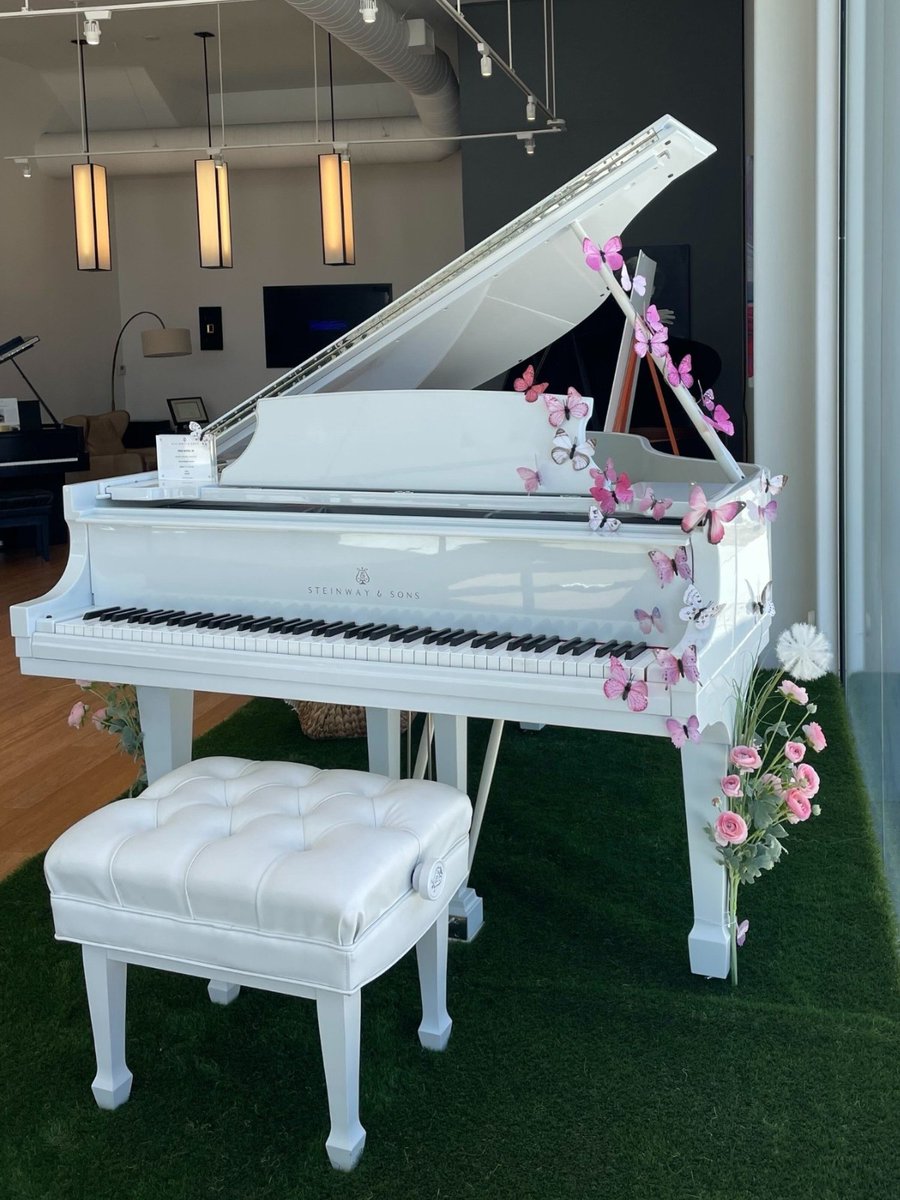 Spring has sprung at Steinway Piano Gallery — Beverly Hills! Find the Steinway showroom nearest to you. ▶️ brnw.ch/21wILyi 💐🎹✨