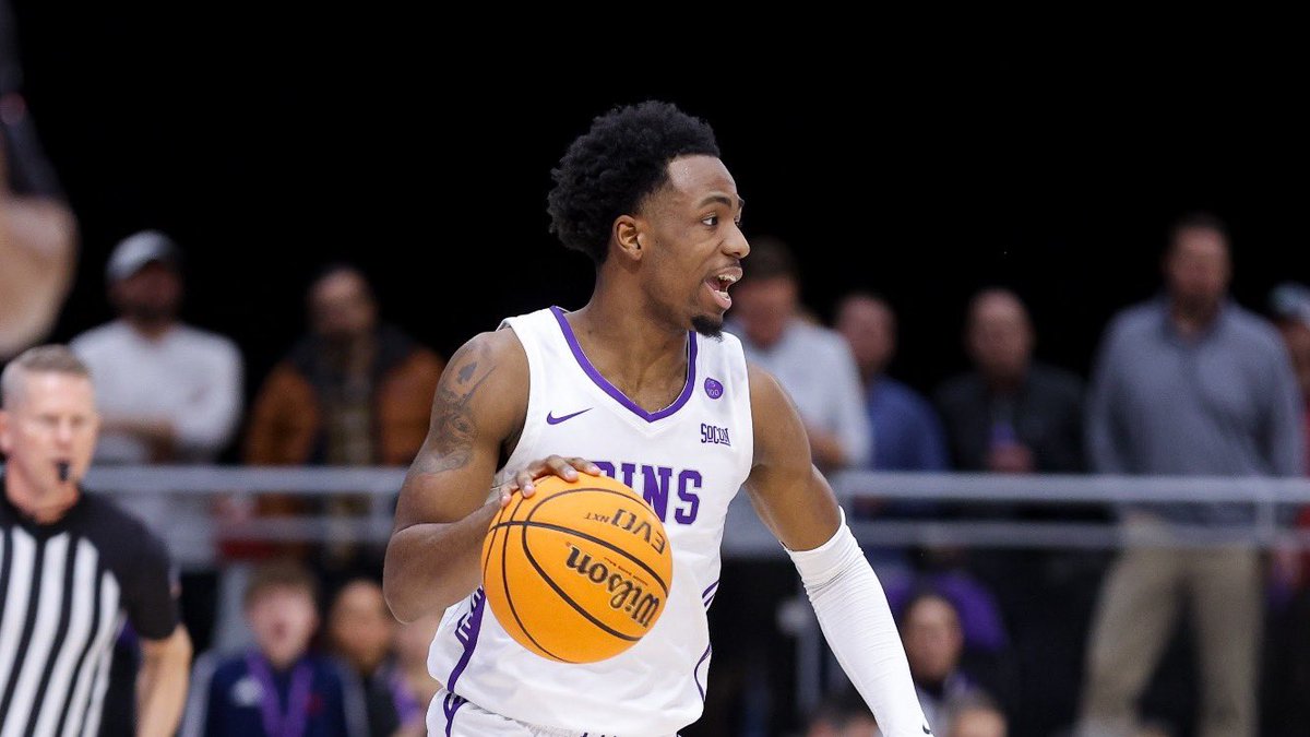 𝙉𝙀𝙒𝙎: Furman transfer JP Pegues has committed to #Auburn, @247Sports has learned. Pegues earned All-SOCON First Team honors after averaging 18.4 points, 4.8 assists, and 4.3 rebounds per game this season. STORY 👉🏾 247sports.com/college/basket…