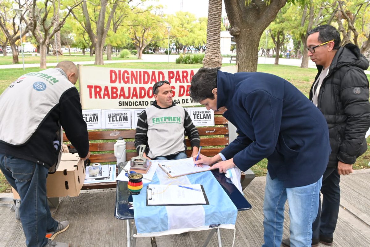 #TelamNoSeCierra ✍🏼 Firmas en apoyo a Télam en Viedma @PrensaFATPREN