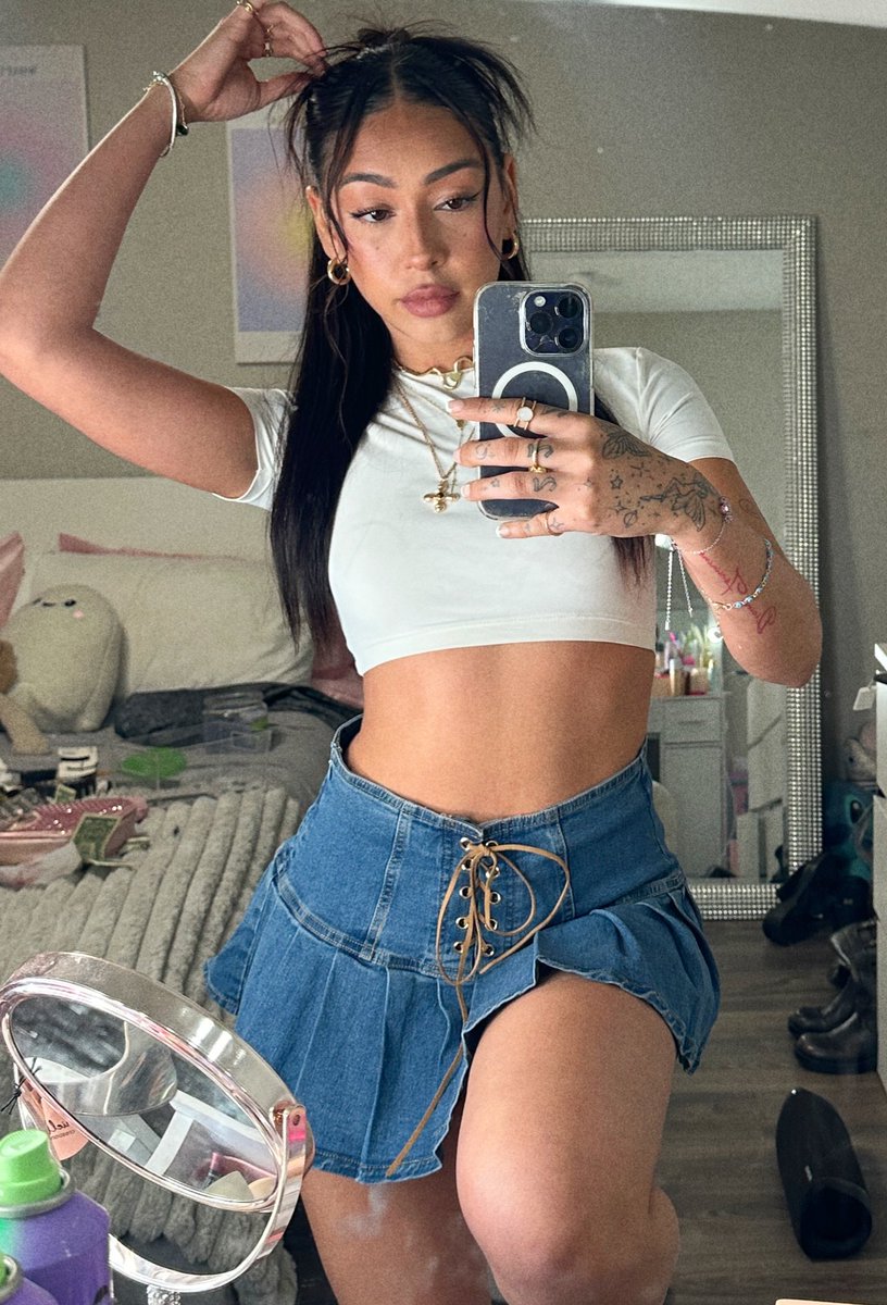lunasofiiaa's tweet photo. 🙇🏻‍♀️ muah, no bars https://t.co/XL0m6TnJdQ