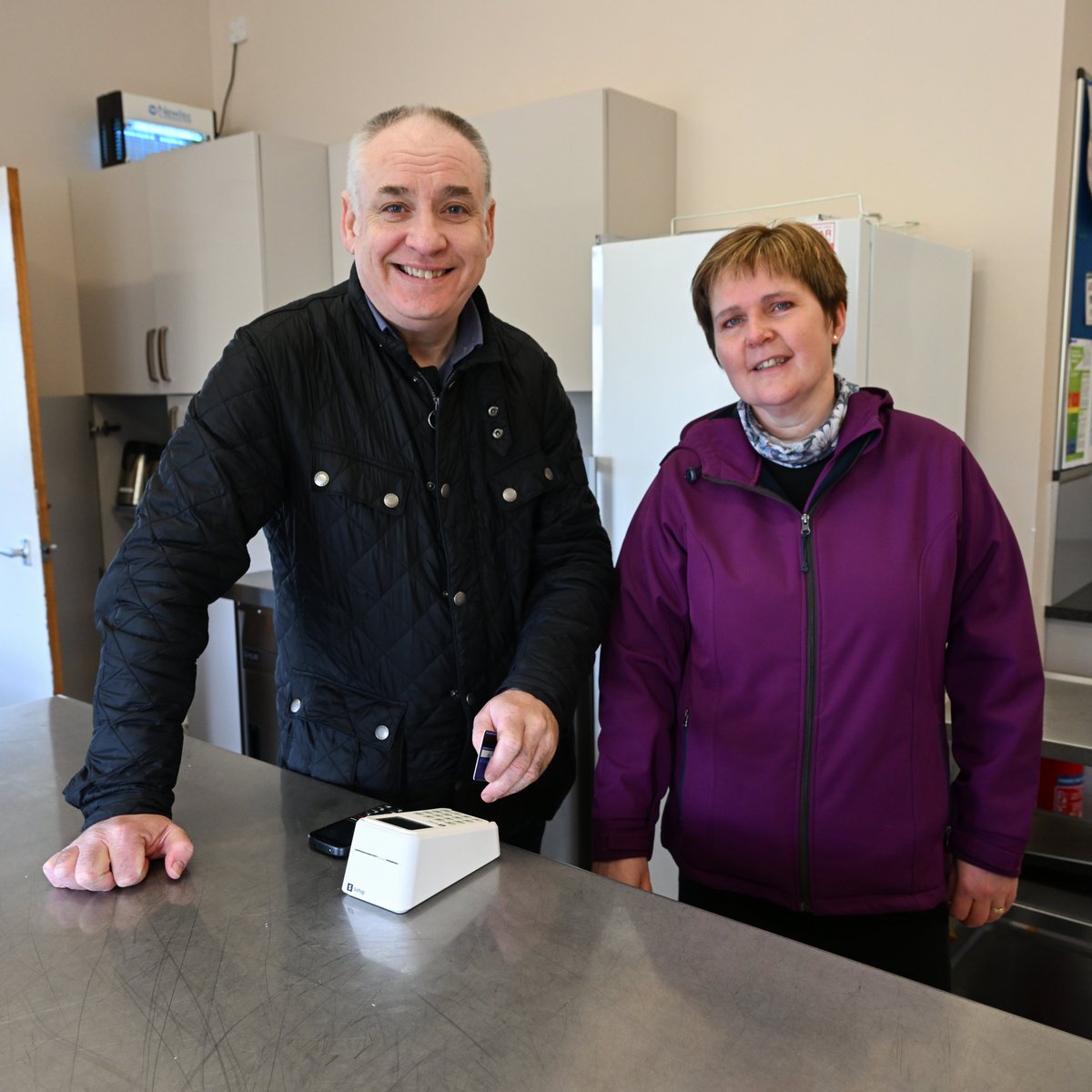 Innovation Minister @RichardLochhead visited the @scotgov funded phone mast near Skeld, Shetland, providing 4G connectivity to this community for the first time. Thanks to the #S4GI programme, residents and businesses can work, communicate and access services more efficiently.