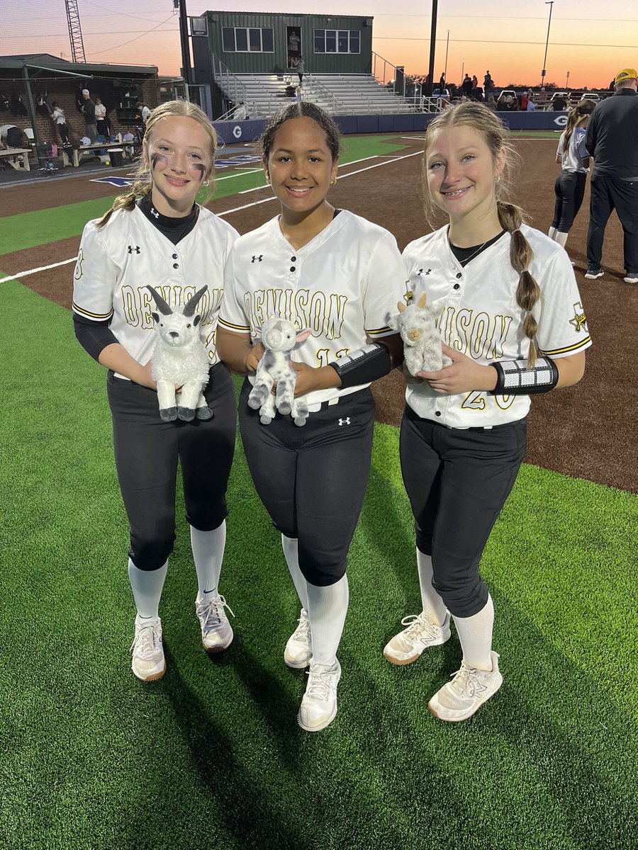 Denison Lady Jacket Softball (@dhsljsoftball) on Twitter photo Thursday Night Bomb Squad vs Lovejoy. <a href="/Maddisonluper/">maddison luper</a> and <a href="/AddisonCiaccio/">Addison Ciaccio</a>
Thursday Night GOATS-
Offensive GOAT- Maddison Luper
Defensive GOAT- Laynie Fisher
Energy GOAT- Addison Ciaccio Thursday Night Bomb Squad vs Lovejoy. <a href="/Maddisonluper/">maddison luper</a> and <a href="/AddisonCiaccio/">Addison Ciaccio</a>
Thursday Night GOATS-
Offensive GOAT- Maddison Luper
Defensive GOAT- Laynie Fisher
Energy GOAT- Addison Ciaccio