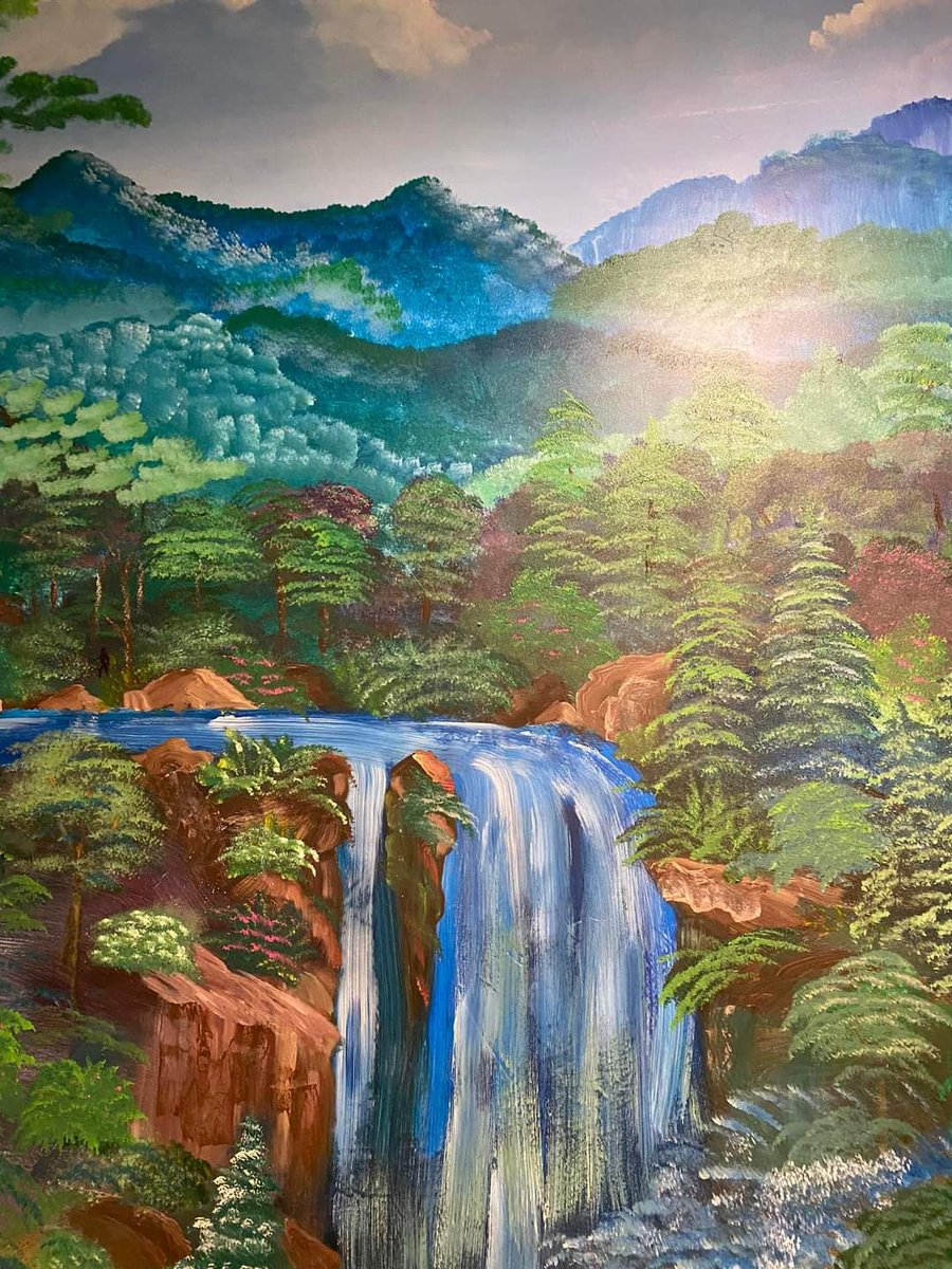 Have you seen this mural in our museum? 🎨 This was hand painted by museum coowner Laurel Petolicchio & it has two small Bigfoots painted into the landscape!

See if you can find them 👀 
#art #paint #mural #wvbigfootmuseum #Cryptozoology #bigfootmuseum #travel #bigfoot