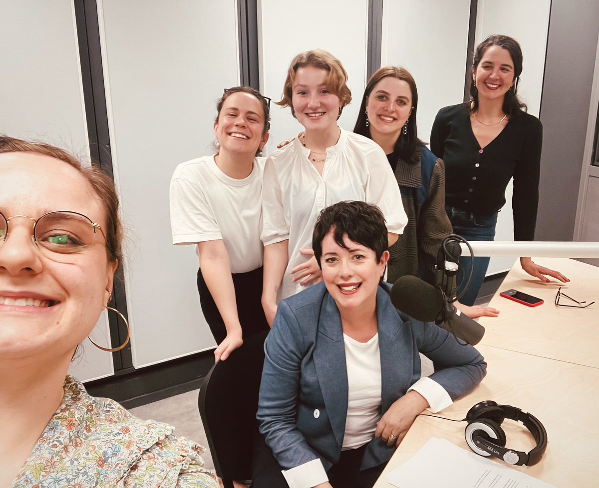 Nothing like spending a Friday afternoon “shooting the breeze” with this group of #journalism students at @sciencespoEDJ in #Paris. Was kindly invited to be their guest on their wonderfully-titled podcast ‘What keeps you up at night?’ In my case, a lot. @_51percent @france24_en…