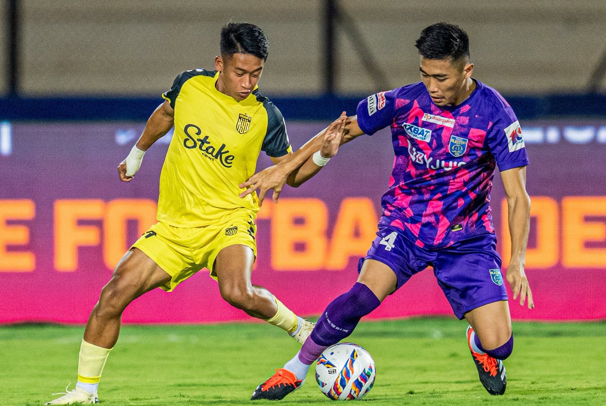 FT: HFC 1-3 KBFC

Mohammed Aimen's First ISL !⚽

Daisuke Sakai's Goal !⚽

Nihal Sudheesh's First ISL  Goal !⚽

Kerala Blasters end their league stage campaign on a high!🙌

#KeralaBlasters | #HFCKBFC |
#KBFC | #ISL10