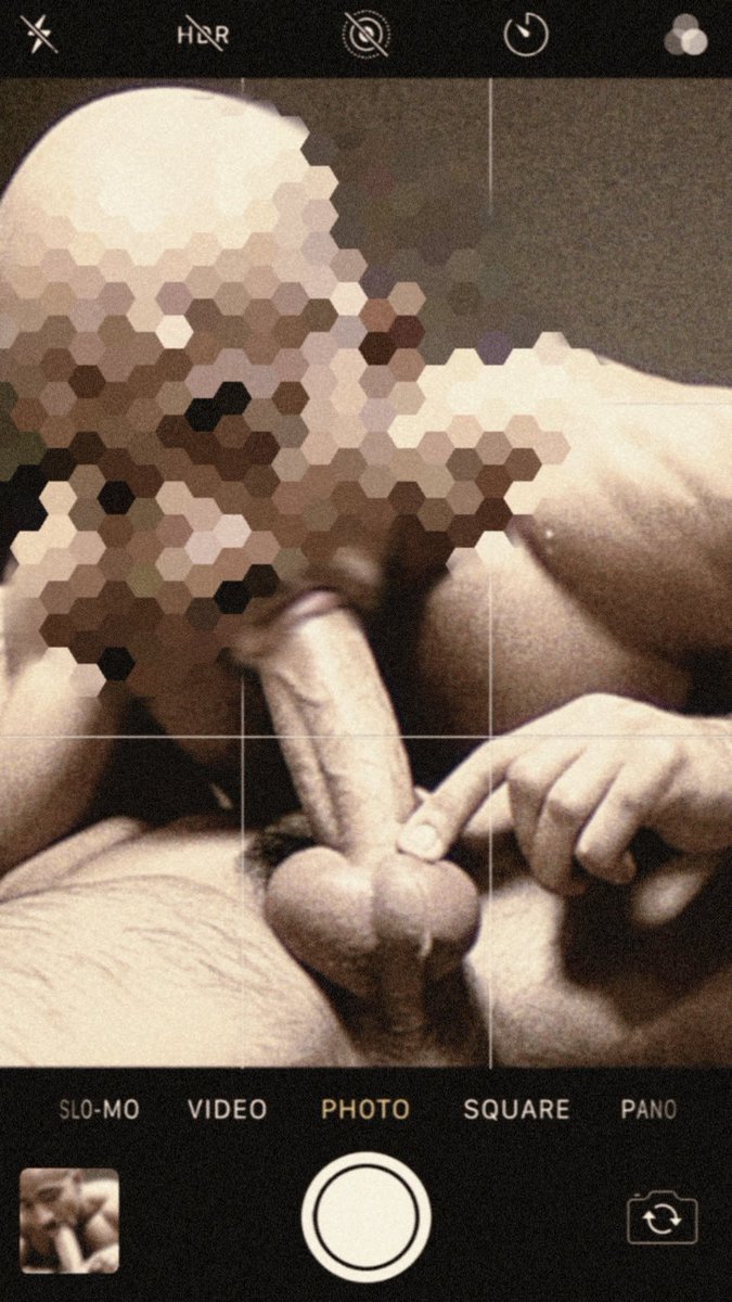 The happy life of a prostitute every day
Making money for their master makes men happy
The guests from China fuck it hard
When it can only communicate with guests by barking
Losing the ability to speak human language forever
Locked in a steel dog crate waiting for guests