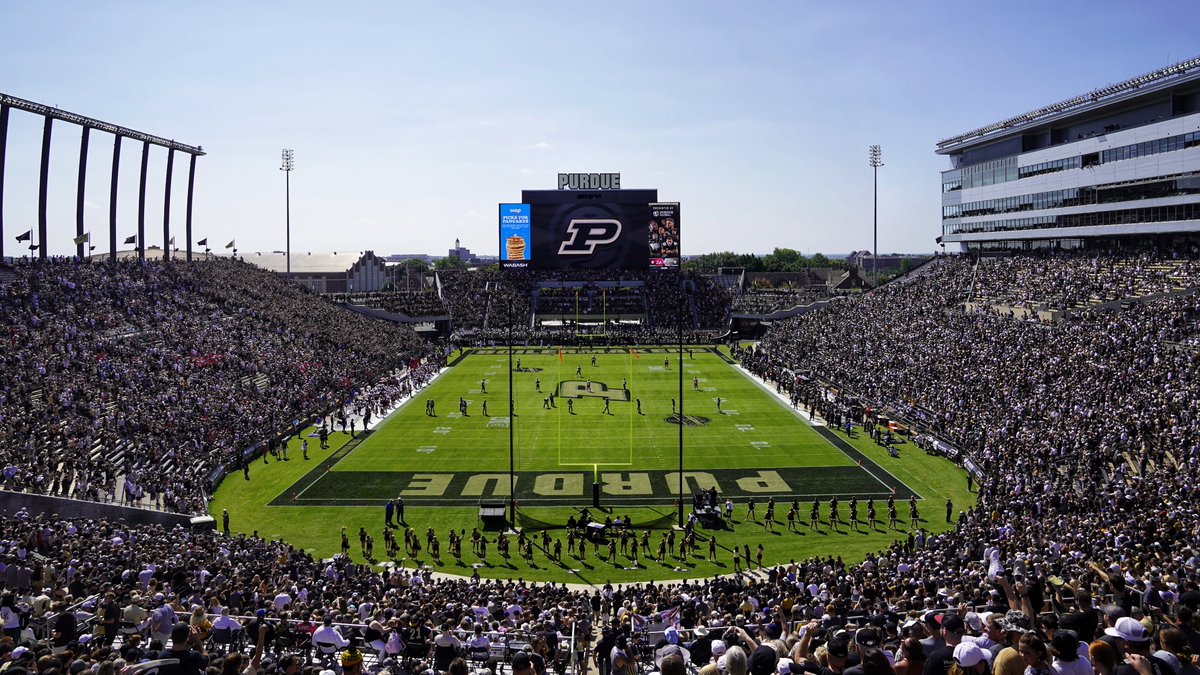 Tomorrow’s forecast for the Spring Game: 68 and Sunny. ☀️ A beautiful day to be back in Ross-Ade for @BoilerFootball!