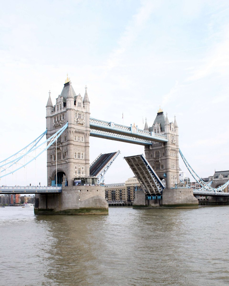 Did you know that the highest recorded number of Bridge Lifts per day at Tower Bridge happened in 1910? Our bascules were raised 64 times on the same day!

Check our scheduled Bridge Lifts: bit.ly/bridge-lifts
