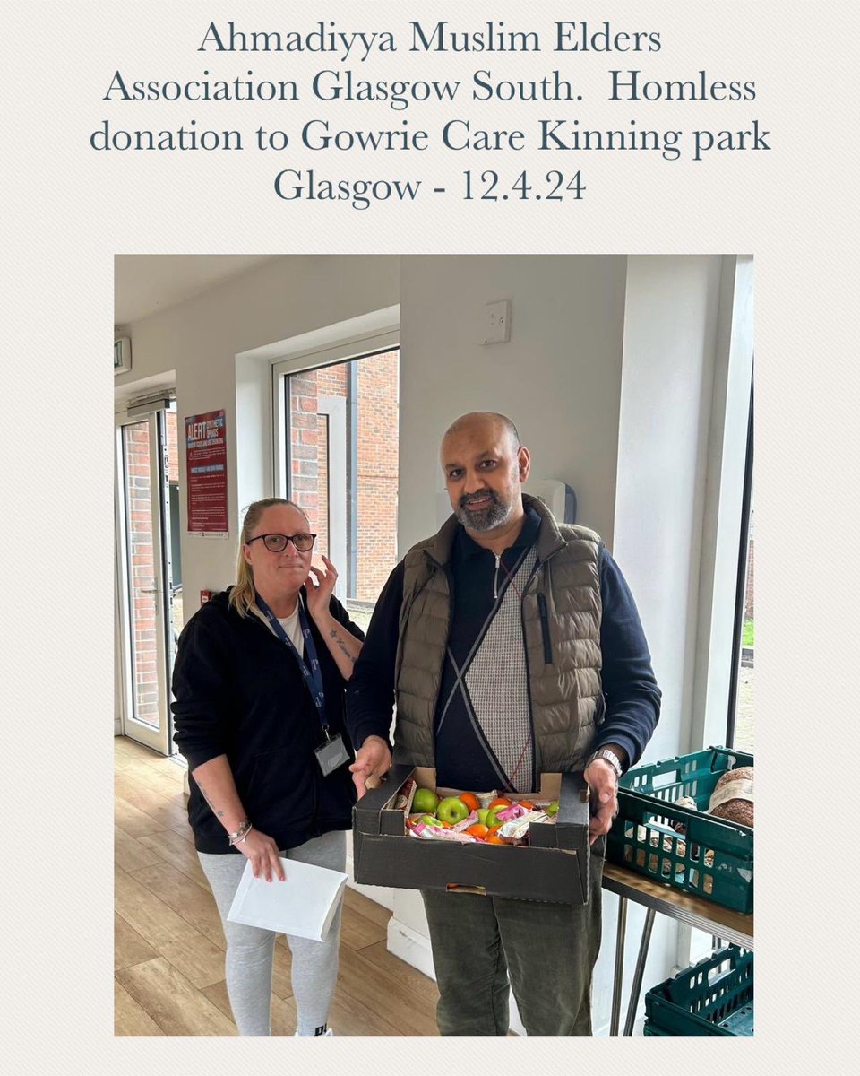 Today @AMEAGlasSouth donated fruits and water to the #Homeless in #Gowriecare @Kingingpark #Glasgow as their #Eid2024 celebrations #Messiahhascome @ukmuslims4peace @ReviewReligions @Ansarullah_UK @BBCScotlandNews @LordProvostGCC