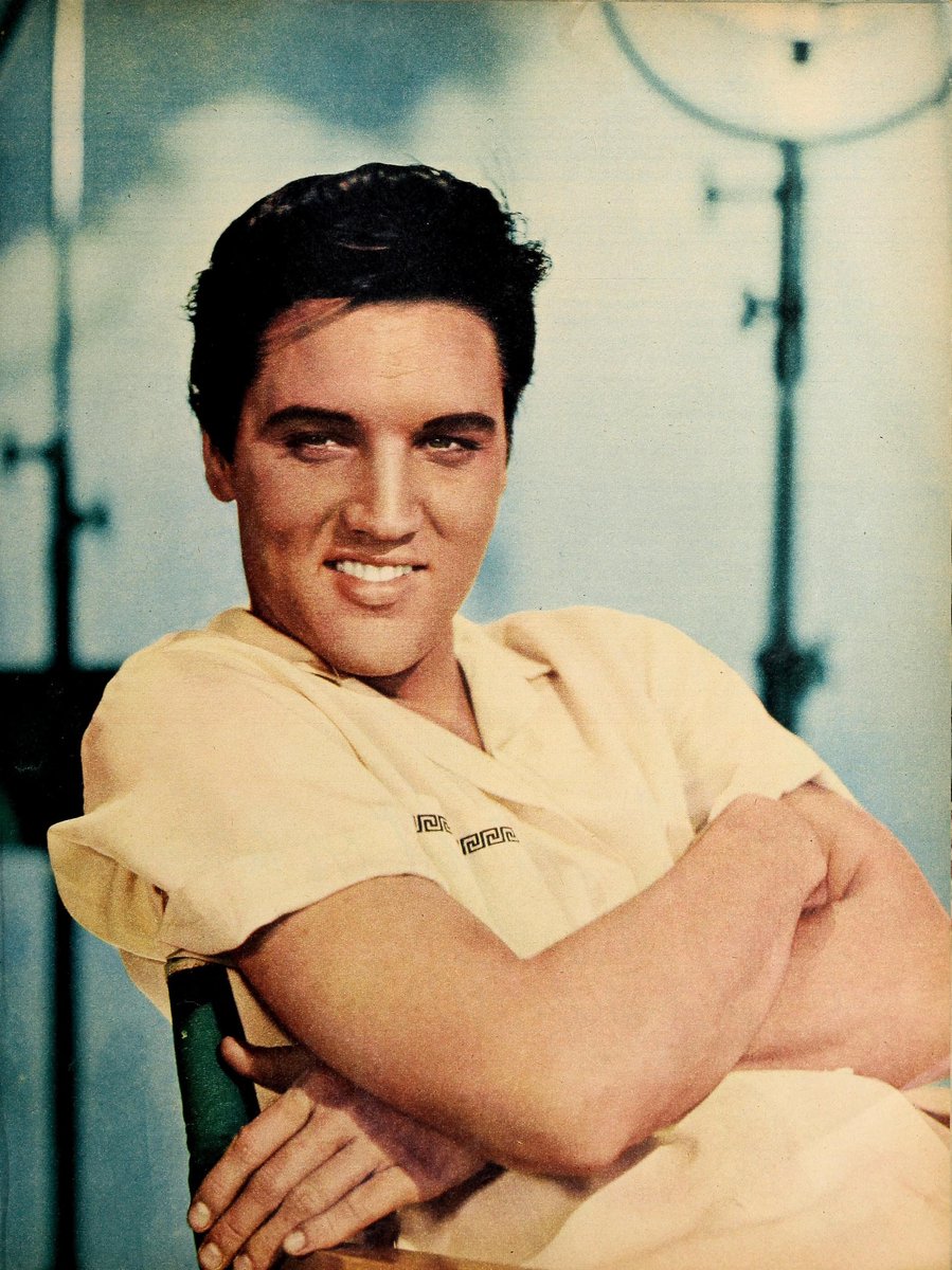 It's an @ElvisPresley sort of Sunday 💘 What's your favourite Elvis song?