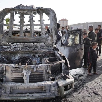 🚨🇺🇳🇮🇱 BREAKING: ISRAEL BOMBED another United Nations AID VEHICLE in GAZA.