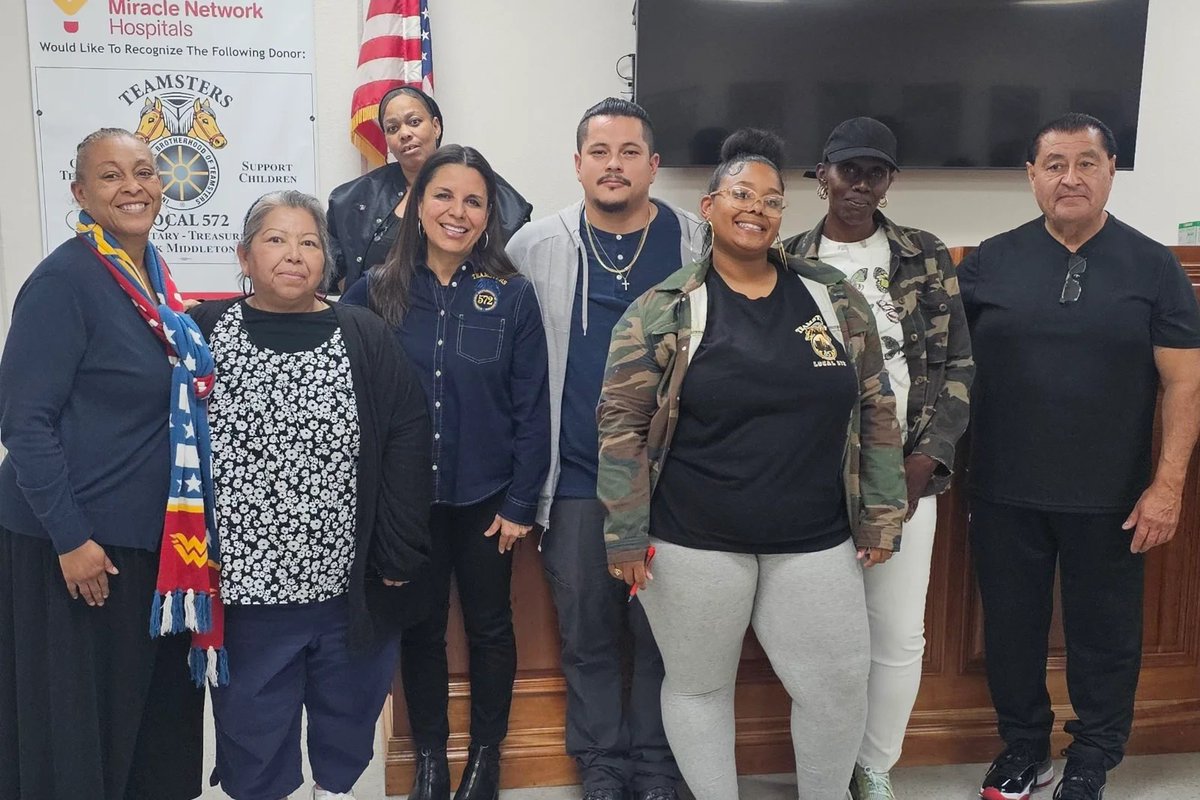 LOS ANGELES TRANSPORTATION TEAMSTERS RATIFY NEW CONTRACT Congrats to MV Transportation workers in the City of Los Angeles, represented by #Teamsters Local 572, who have voted overwhelmingly to ratify a new contract, avoiding a strike! The new three-year contract includes