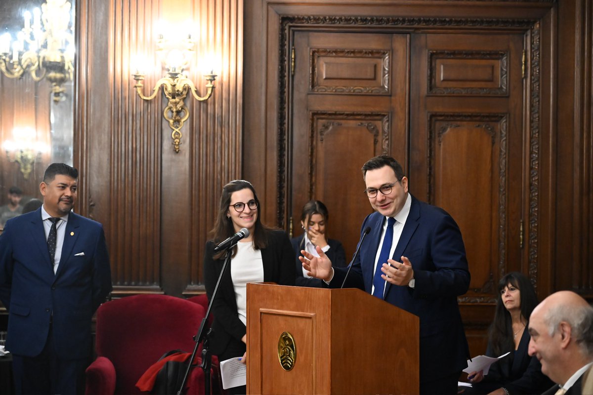 The last day of the Latin America business trip began with a visit to the Legislature of Buenos Aires Province and the appointment of Minister @JanLipavsky as Guest of Honour. Interestingly, the former First Lady of Argentina, Eva Perón, once worked in this building.