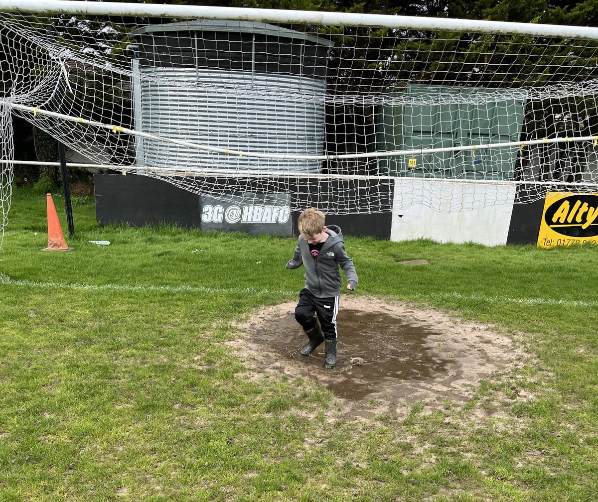 🧐 PITCH INSPECTIONS 🧐 Despite the puddle which has since been cleared - and with little or no further rain forecast - @HBAFC v @AskamUnitedFC is ON, as is @SouthportHeskFC v @KendalCounty down the road As ever, please communicate clearly with away clubs and officials 🙏🙏