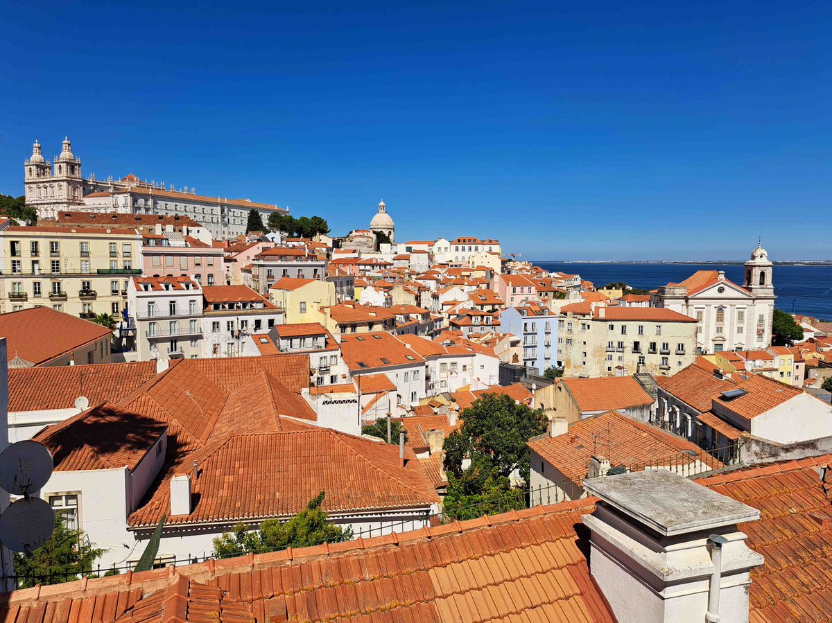 📢NUEVO POST 🔵 Lisboa 🔵, la capital de Portugal, es una ciudad cautivadora en la que podrás descubrir desde sus antiguos barrios históricos hasta sus modernas atracciones turísticas. 🔗undestinoentremismanos.com/2024/04/que-ve…
