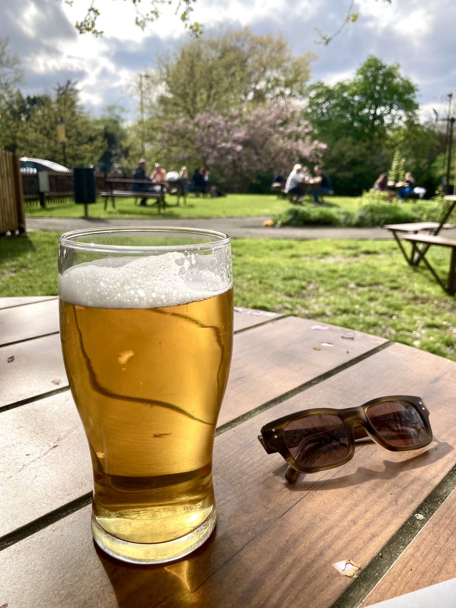 Deserter tweet media