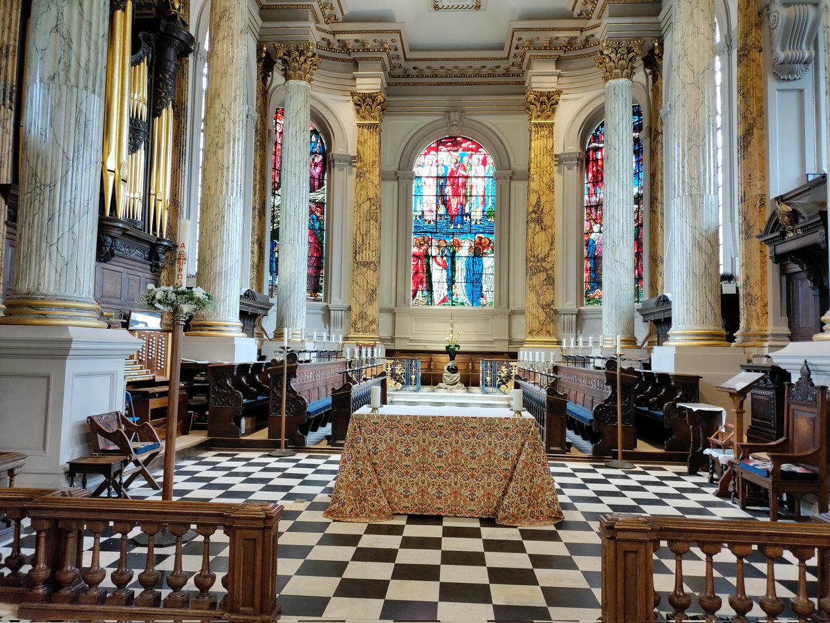Great way to round off a musical visit to Birmingham with a varied lunchtime recital <a href="/bhamcathedral/">Birmingham Cathedral</a> by organist Ashley Wagner <a href="/95Wagner/">Ashley Wagner Organ</a> beginning with Bach, followed by Howells, Scheidemann and Reger, and finishing with Jonathan Dove's <a href="/dovecomposer/">Jonathan Dove</a> 2014 piece The Dancing Pipes.