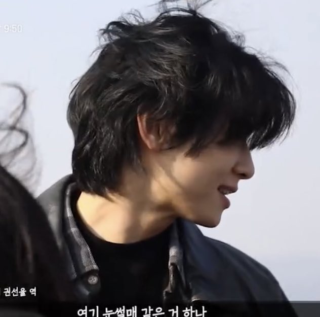 damn he looks so good 😩