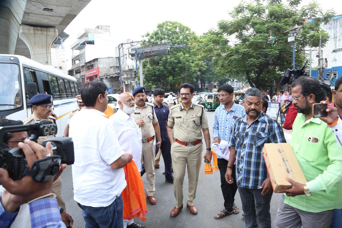 Sri Kothakota Sreenivasa Reddy IPS, @CPHydCity held a coordination meeting with the organizers & other department officials at Draupadi Garden, Seetarambagh, Mangalhat in connection with the upcoming Sri Rama Navami Festival on 17.04.2024. shorturl.at/CQUV3