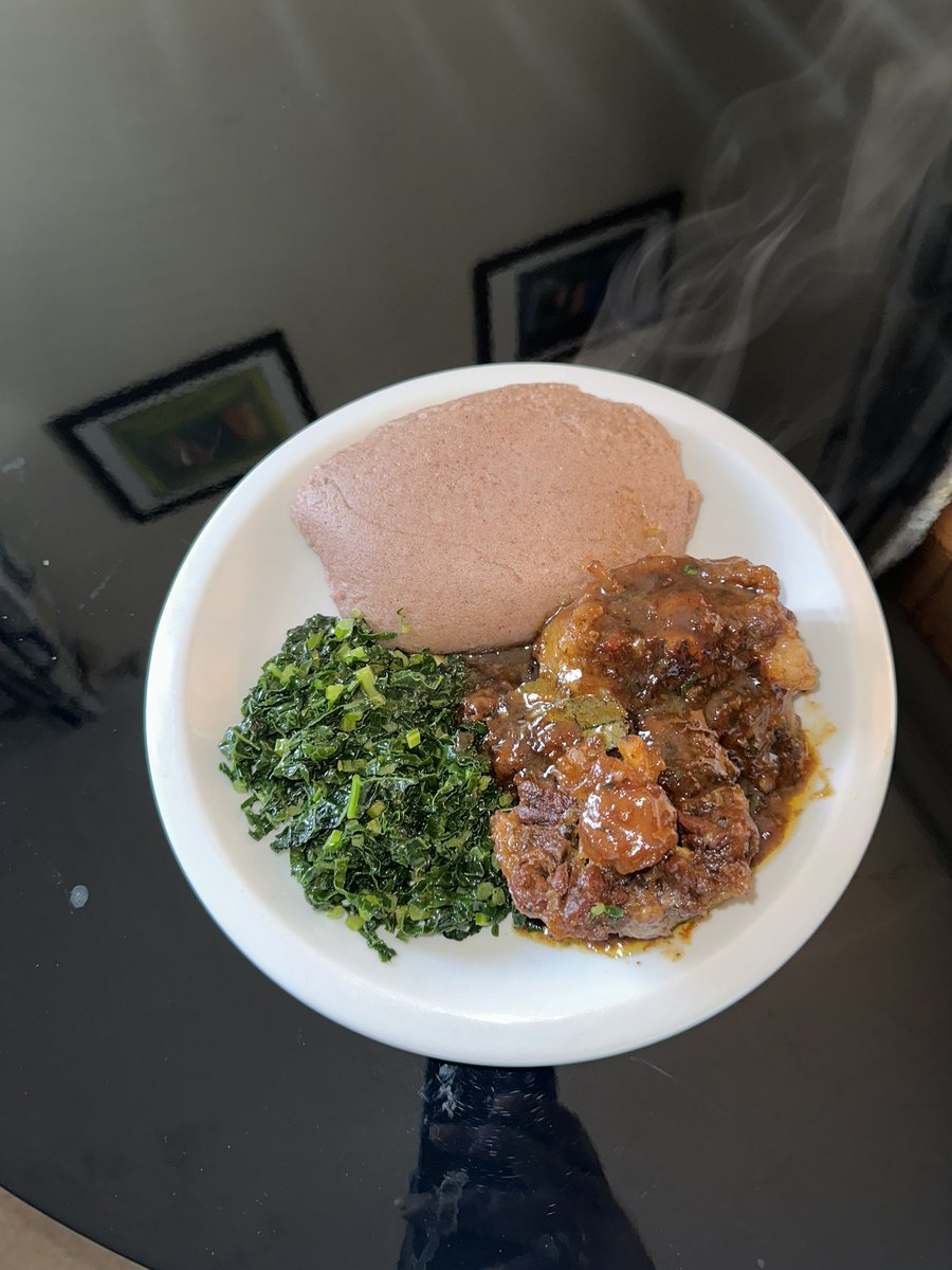 I made sadza nehupfu hwemupunga. I am yet to find out about the taste🤣 Anyways @TeamFuloZim , what do you think about my sadza neoxtail?