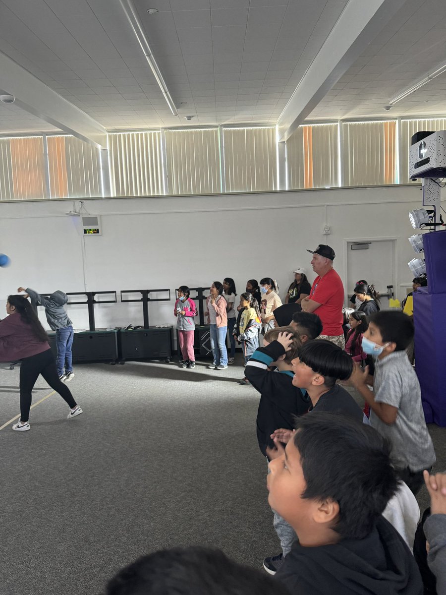 Mr. Phillips at MCA using his LU Interactive unit with his class at MCA. Our kiddos love the staying active and healthy while learning 🤓. @zjgalvan @LCortezGUSD @GUSDEdServices