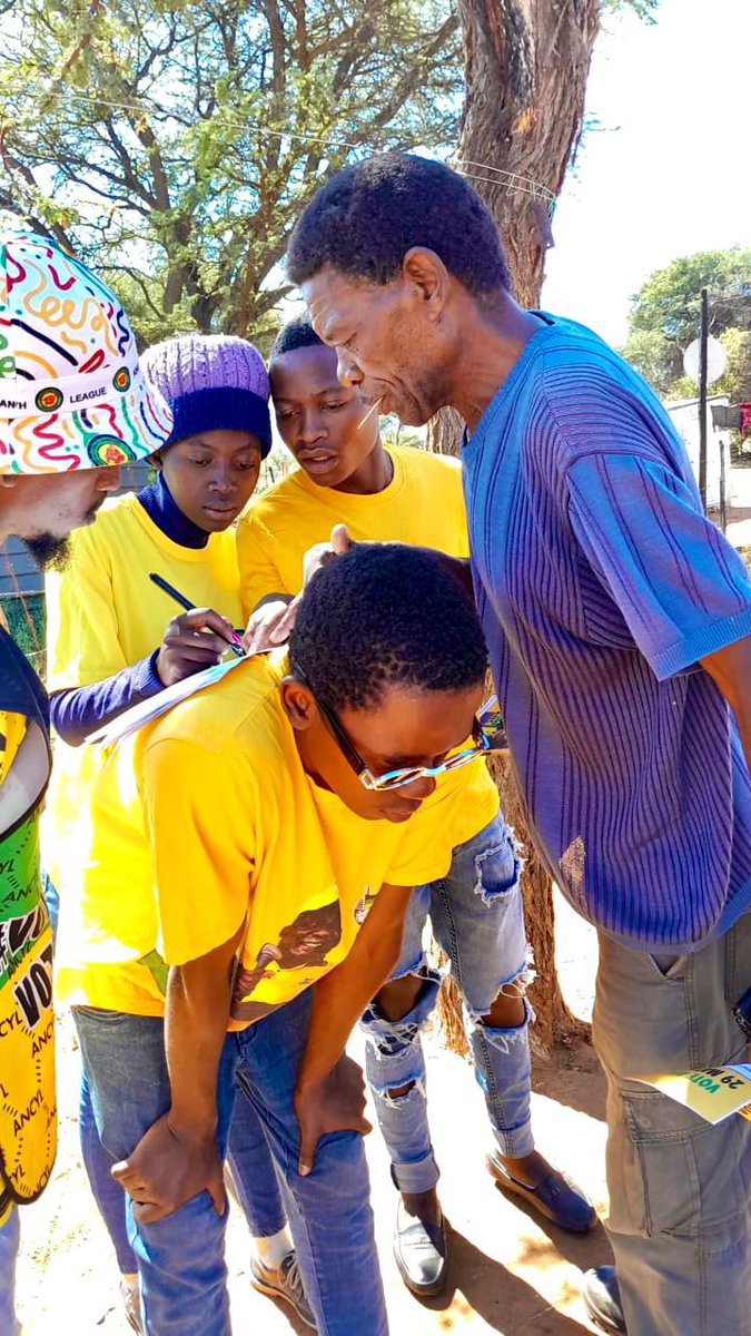 Today, the ANC Volunteers in the Frances Baard region wrapped-up Friday with an intense door-to -door campaign to mobilise all eligible voters to cast their votes for the African National Congress on the 29th May 2024. @MYANC @NgxangaDeshi #VoteANC2024 #LetsDoMoreTogether