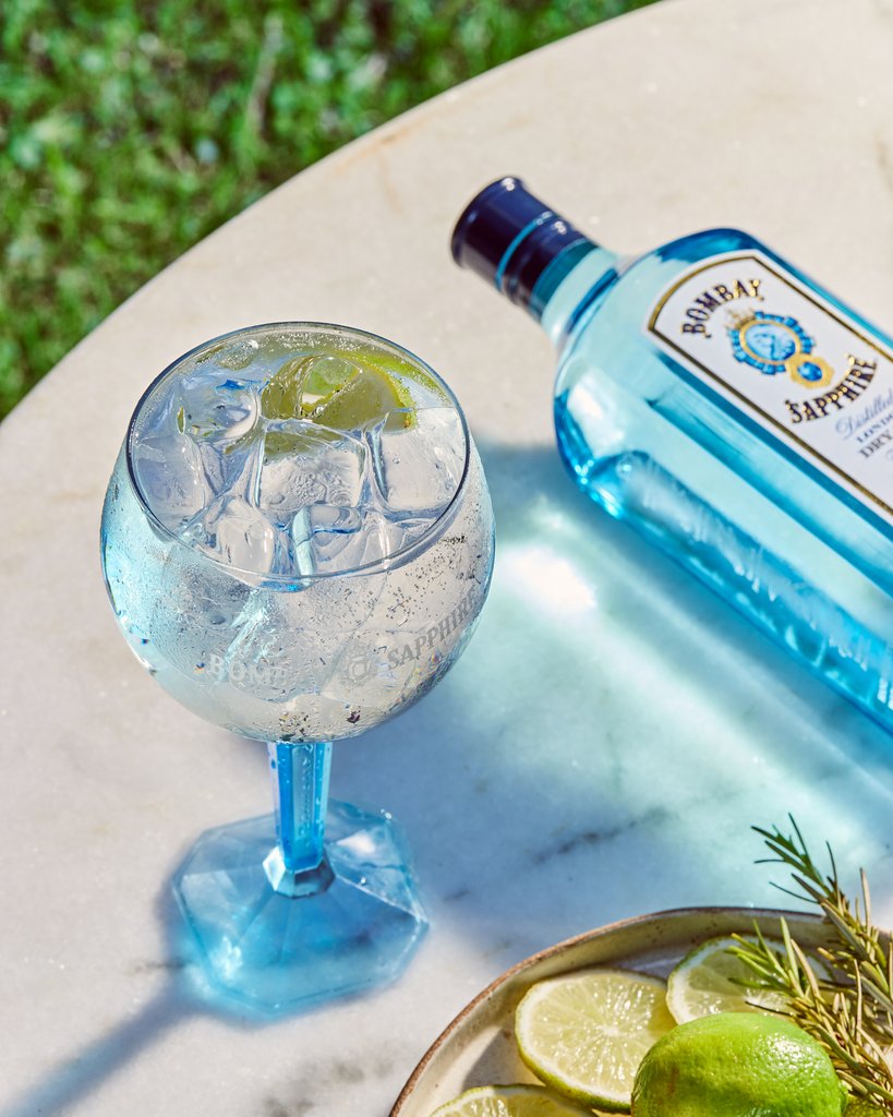 homeofbombay's tweet image. An unbeatable combination; Bombay Sapphire Gin &amp;amp; Tonic 💪

#BombaySapphire #BombaySapphireDistillery #BombaySapphireGin #StirCreativity #Gin&amp;amp;Tonic #Cocktail #GinCocktail #HomeOfBombay