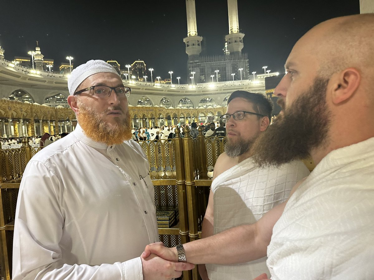 Meeting with one of the great Dua’at of the Umah in front of the Kaaba in Ramadan, Dr Mohammed Salah
