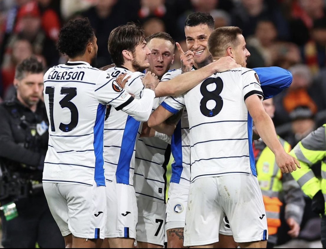GScamacca91's tweet photo. A night to remember ⚽️😍
Liverpool is blue 😉💙
#GoAtalantaGo | #UEL https://t.co/Y9M1NqXTdf