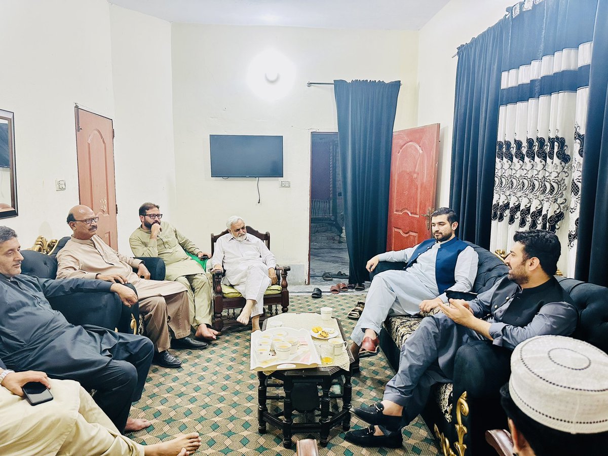 Aliijaz_Updates's tweet photo. این ۔اے 117۔یو سی -8 شاہدرہ میں عید کے تیسرے روز اسلم گھمن صاحب سے اُنکے گھرجاکر ملاقات کی اور تیمارداری کی ۔اس موقع پر خضر ورک ،اختر منا،اعجاز بھٹی ،اویس گورسی ایڈووکیٹ، میاں اسلم زاہد ایڈووکیٹ، راجہ تسین قادری، بلال گجر، حسن گجر بھی موجود تھے۔ https://t.co/1seWJ54Lfg